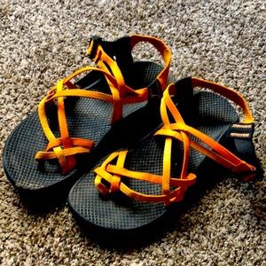 Chacos!